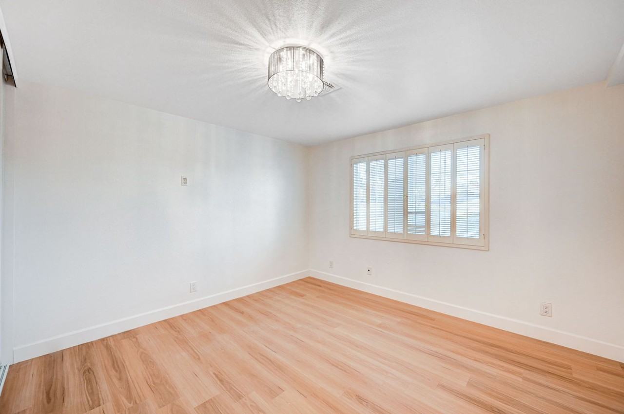 2916 West Oakey Boulevard - Photo 7 of 25