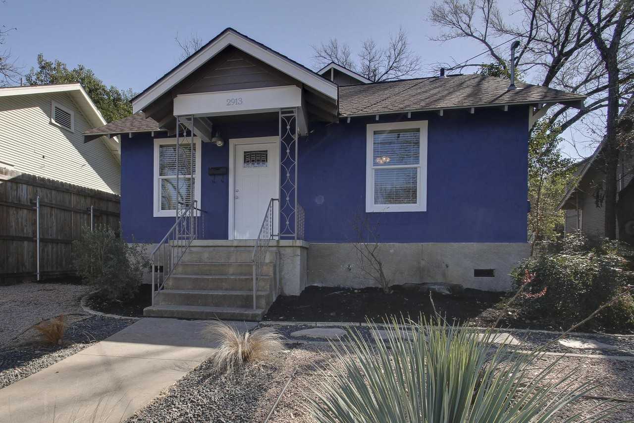 2913 Rio Grande St - Photo 2 of 26