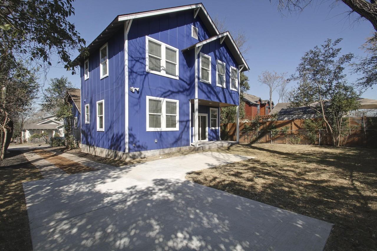 2913 Rio Grande St - Photo 3 of 26