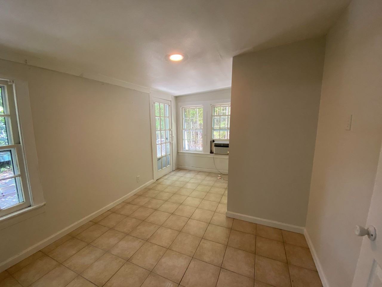 824 E 30th St - Photo 5 of 28