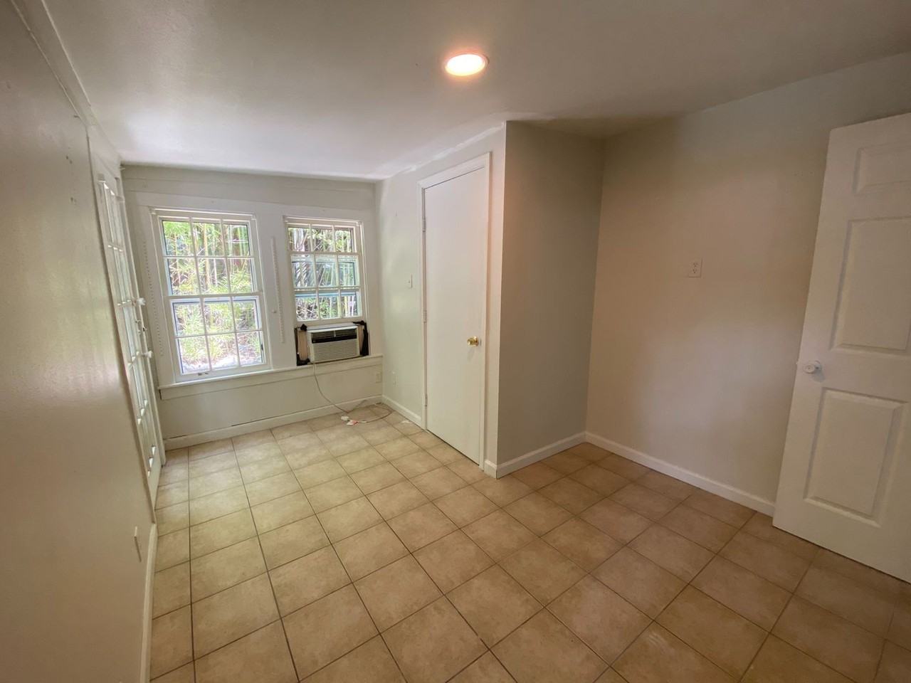 824 E 30th St - Photo 2 of 28