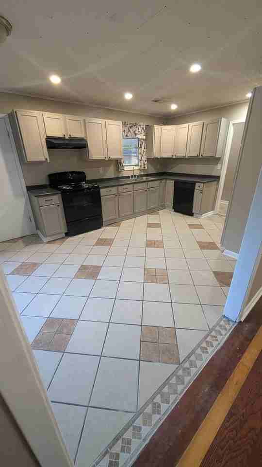 527 Birchwood Dr - Photo 4 of 10