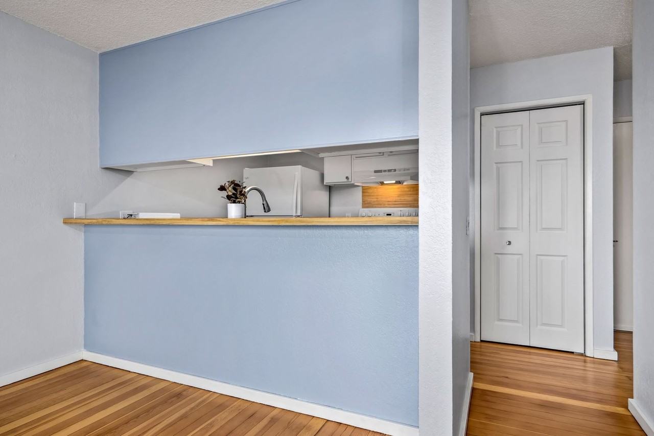 2180 W Vineyard St - Photo 3 of 32