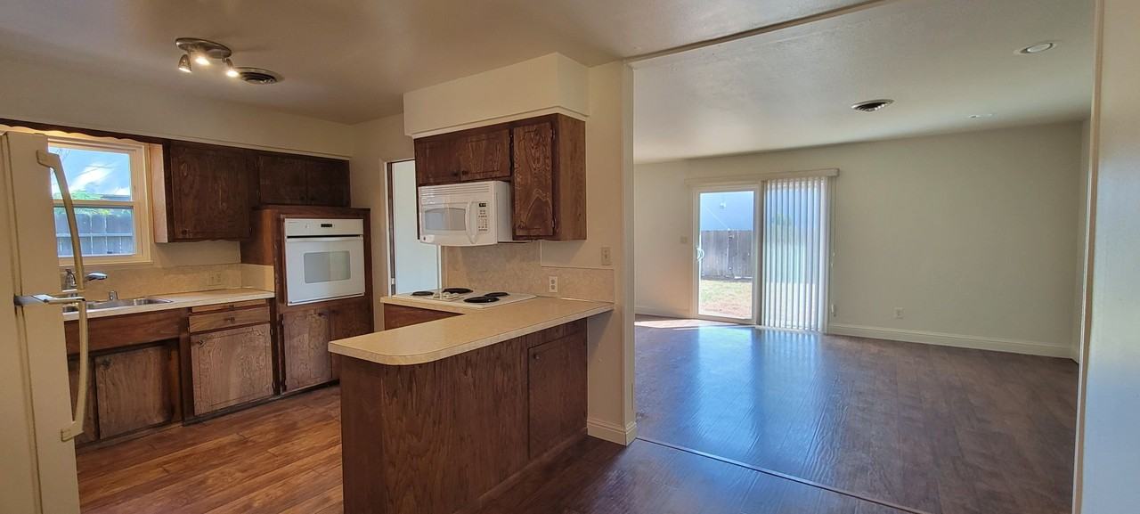 6539 El Camino Drive - Photo 3 of 14