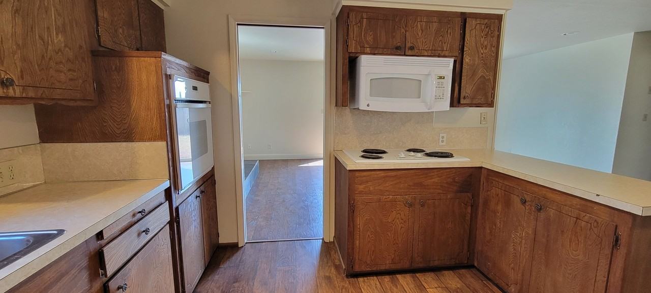 6539 El Camino Drive - Photo 5 of 14