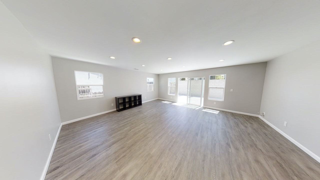 5367 5367 - 5371 Hewlett Dr - Photo 5 of 29