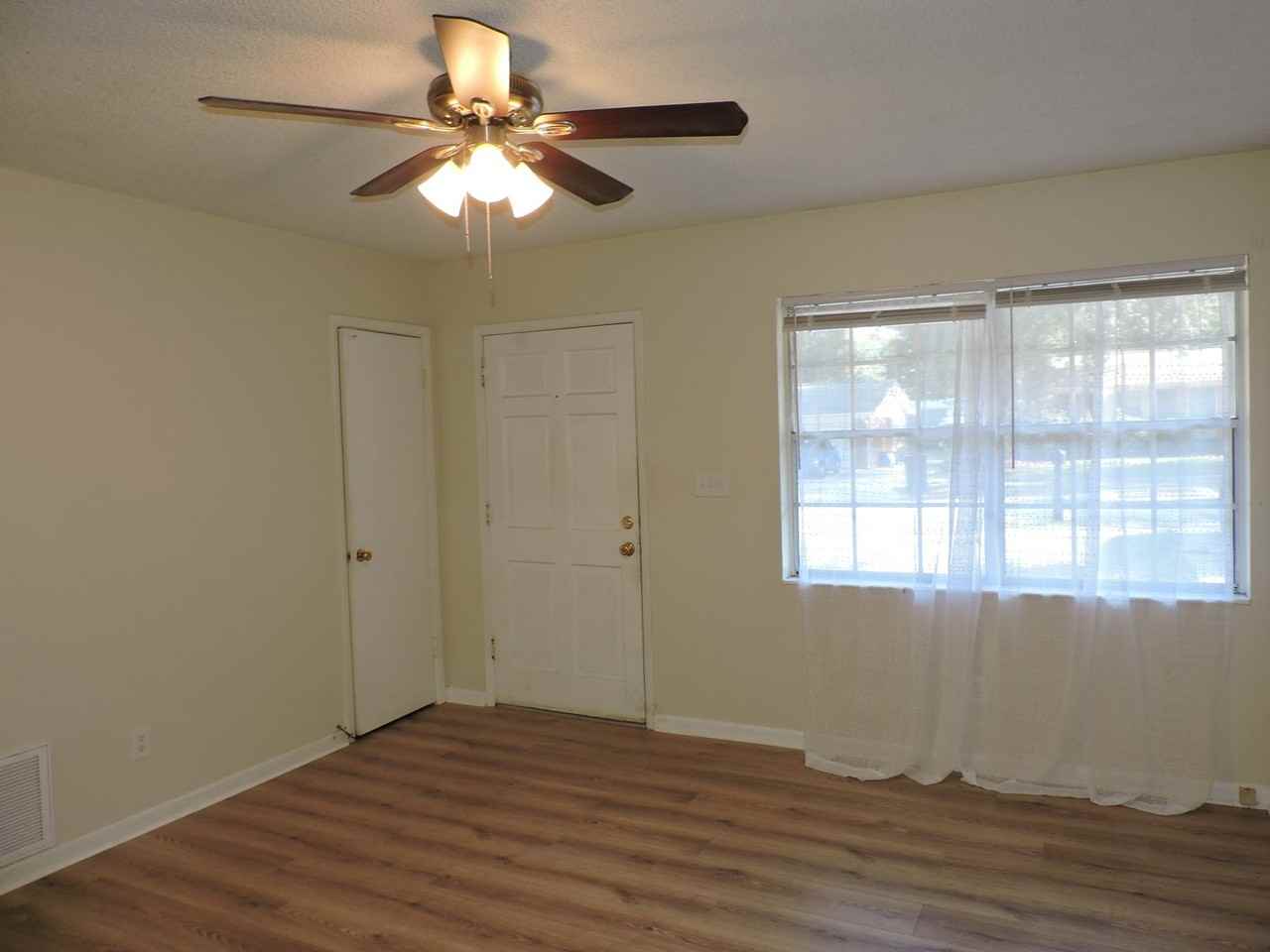 4454 Bixby Cir - Photo 3 of 26