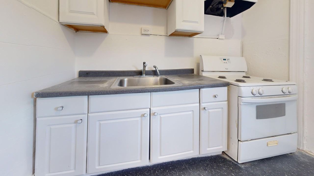 2525 S Lloyd St - Photo 5 of 21