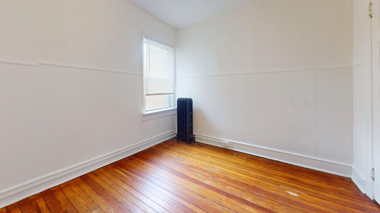 2525 S Lloyd St - Photo 6 of 21