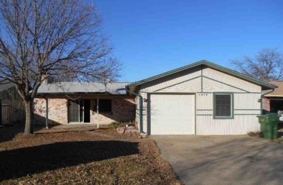 1914 Aspen Ln - Photo 2 of 18