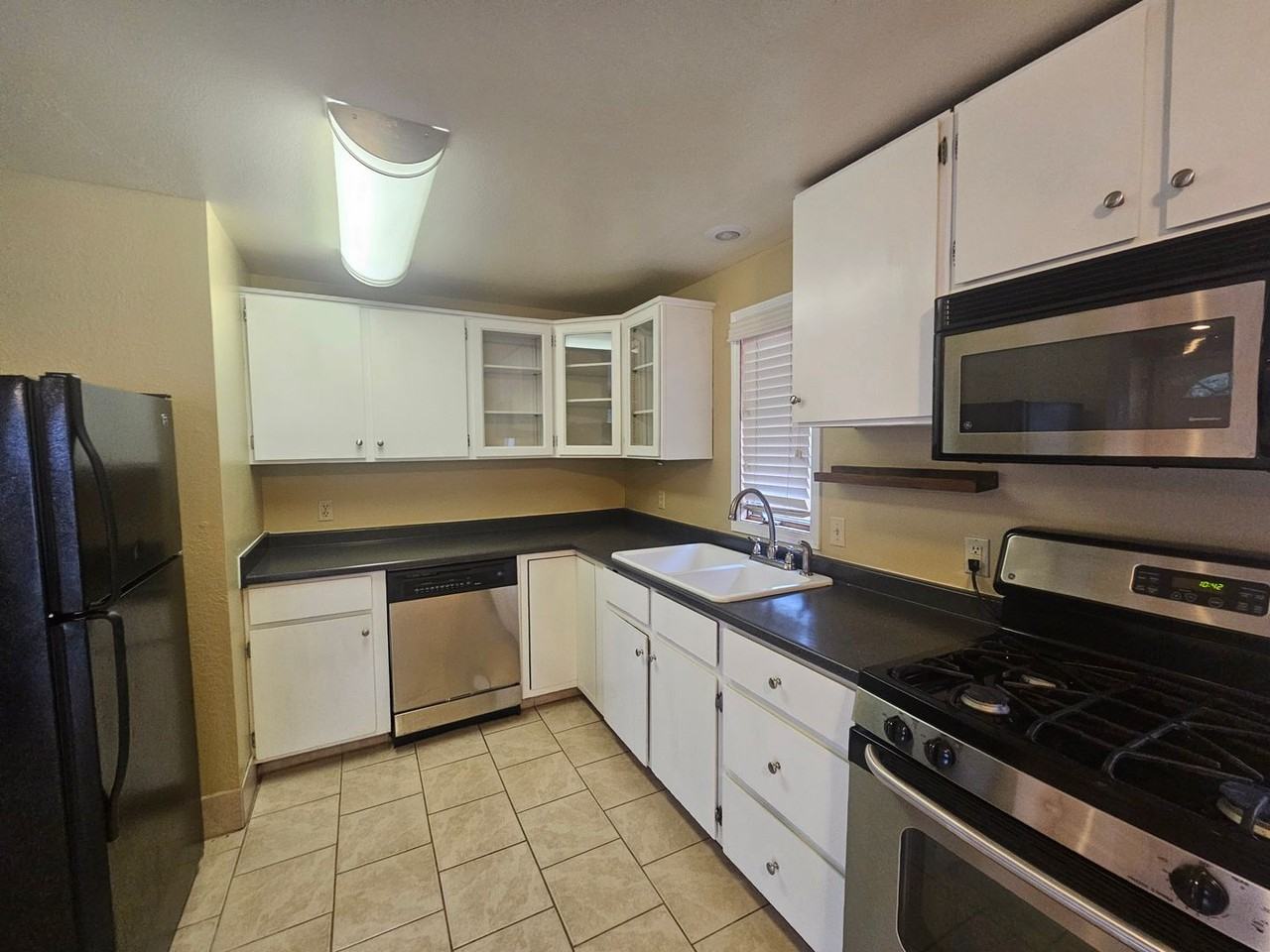 13054 Kimwood Dr - Photo 3 of 10