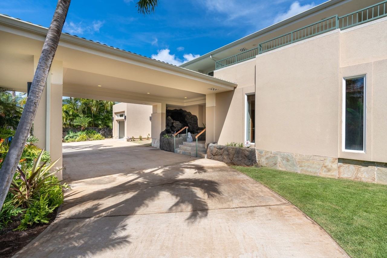 260 Portlock Rd - Photo 2 of 26