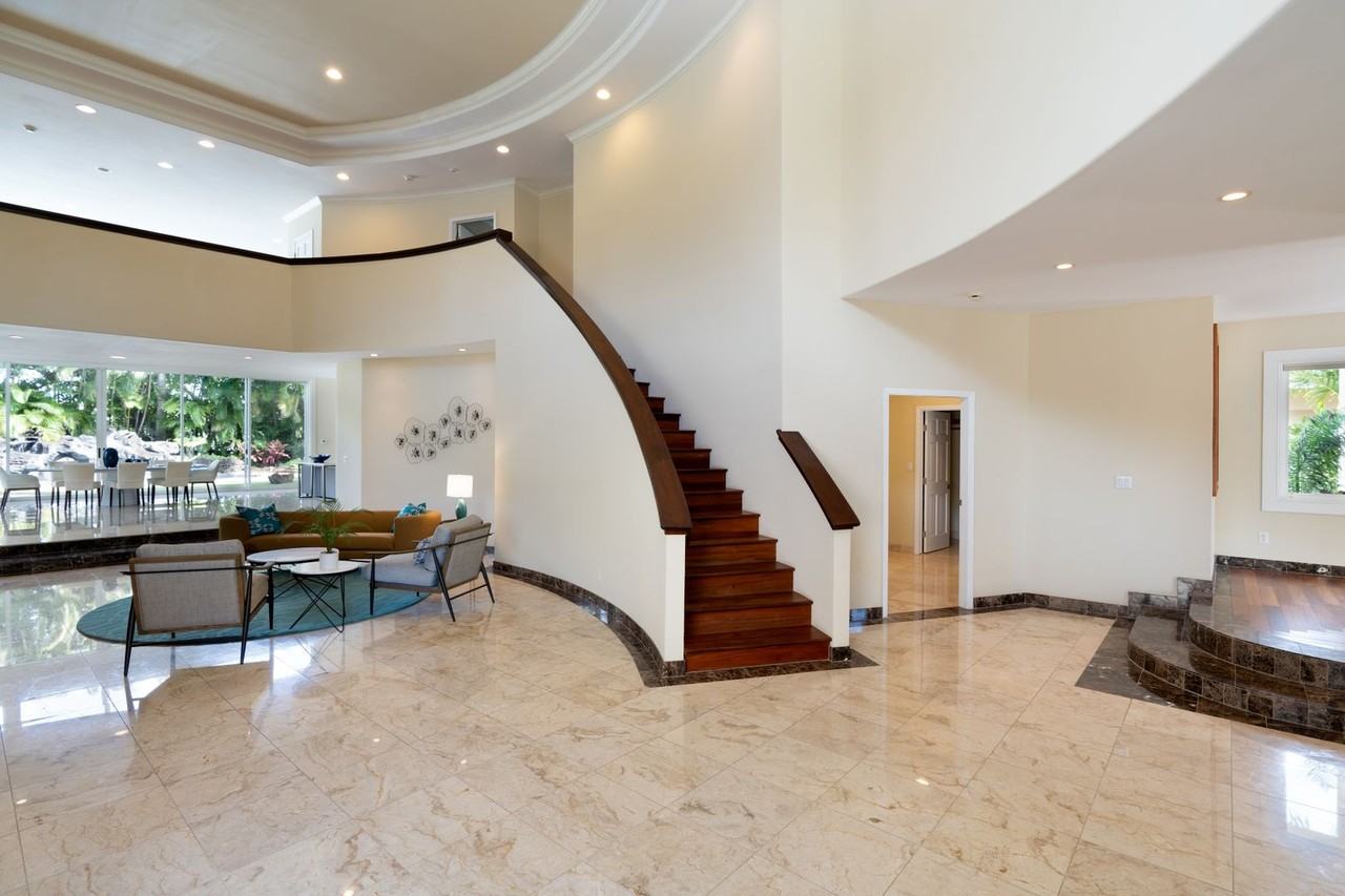 260 Portlock Rd - Photo 4 of 26