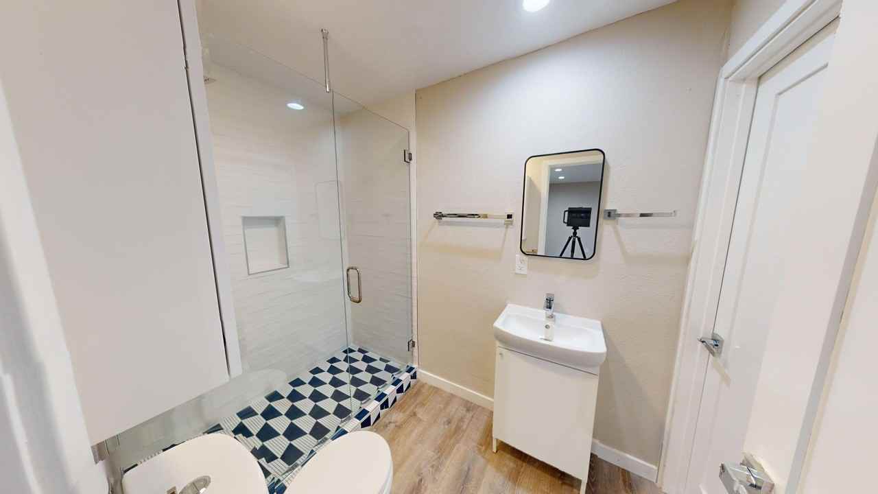 6403 Julie St - Photo 7 of 16