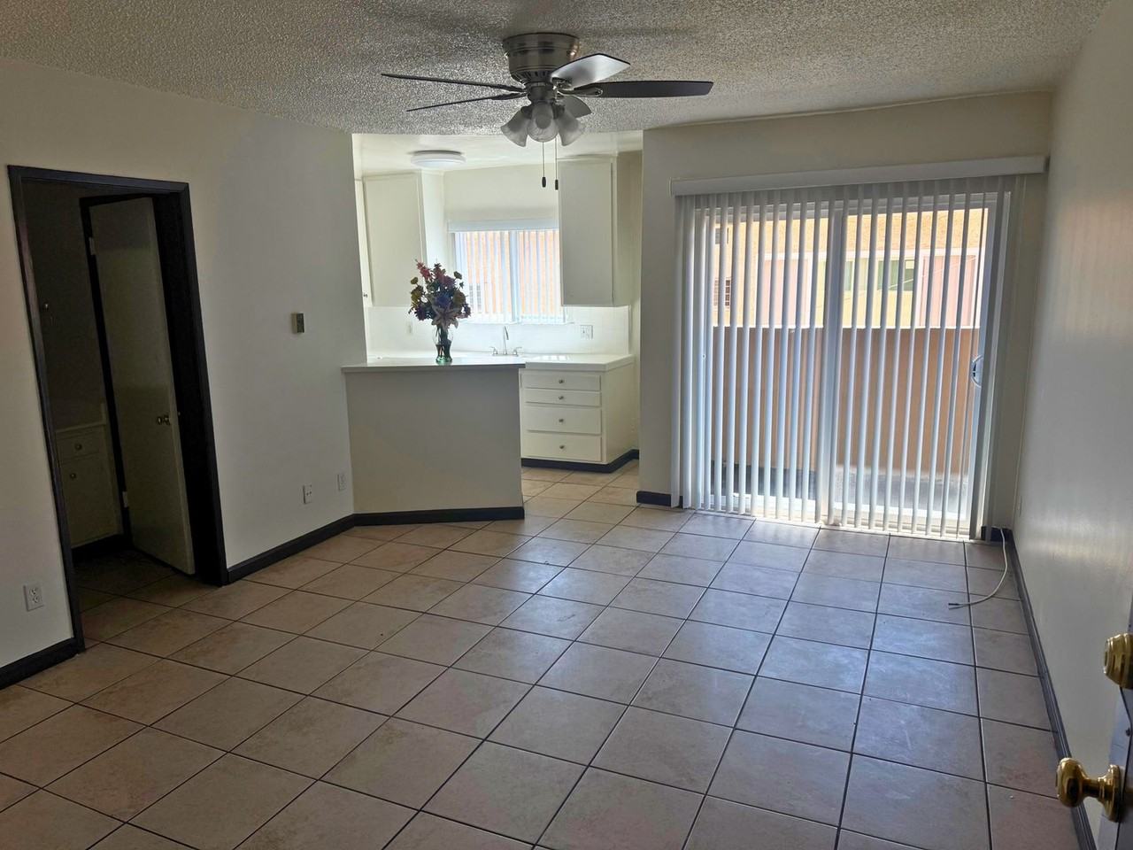 7817 Reseda Boulevard - Photo 5 of 9