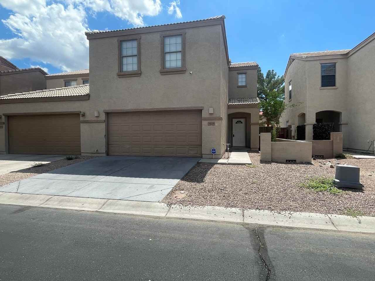 7025 W Downspell Dr - Photo 2 of 34