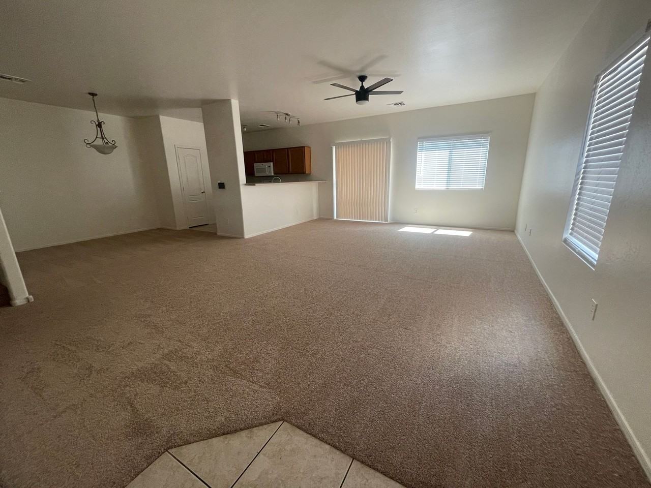 7025 W Downspell Dr - Photo 3 of 34