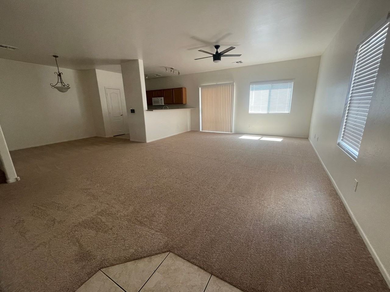 7025 W Downspell Dr - Photo 4 of 34