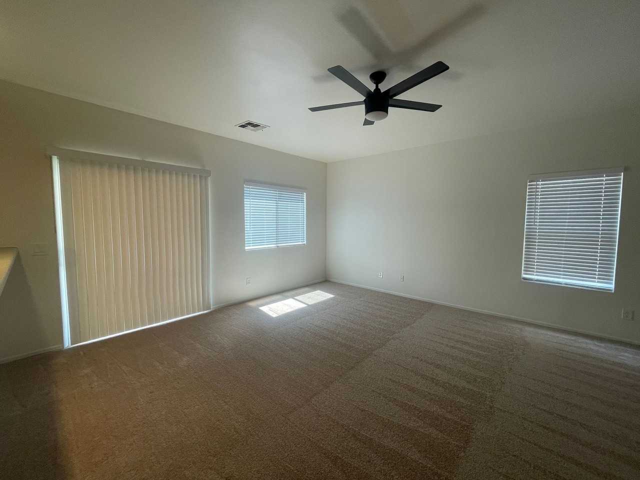 7025 W Downspell Dr - Photo 7 of 34