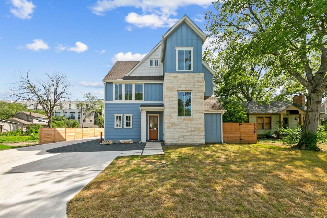 917 E 37th Street - Photo 3 of 50