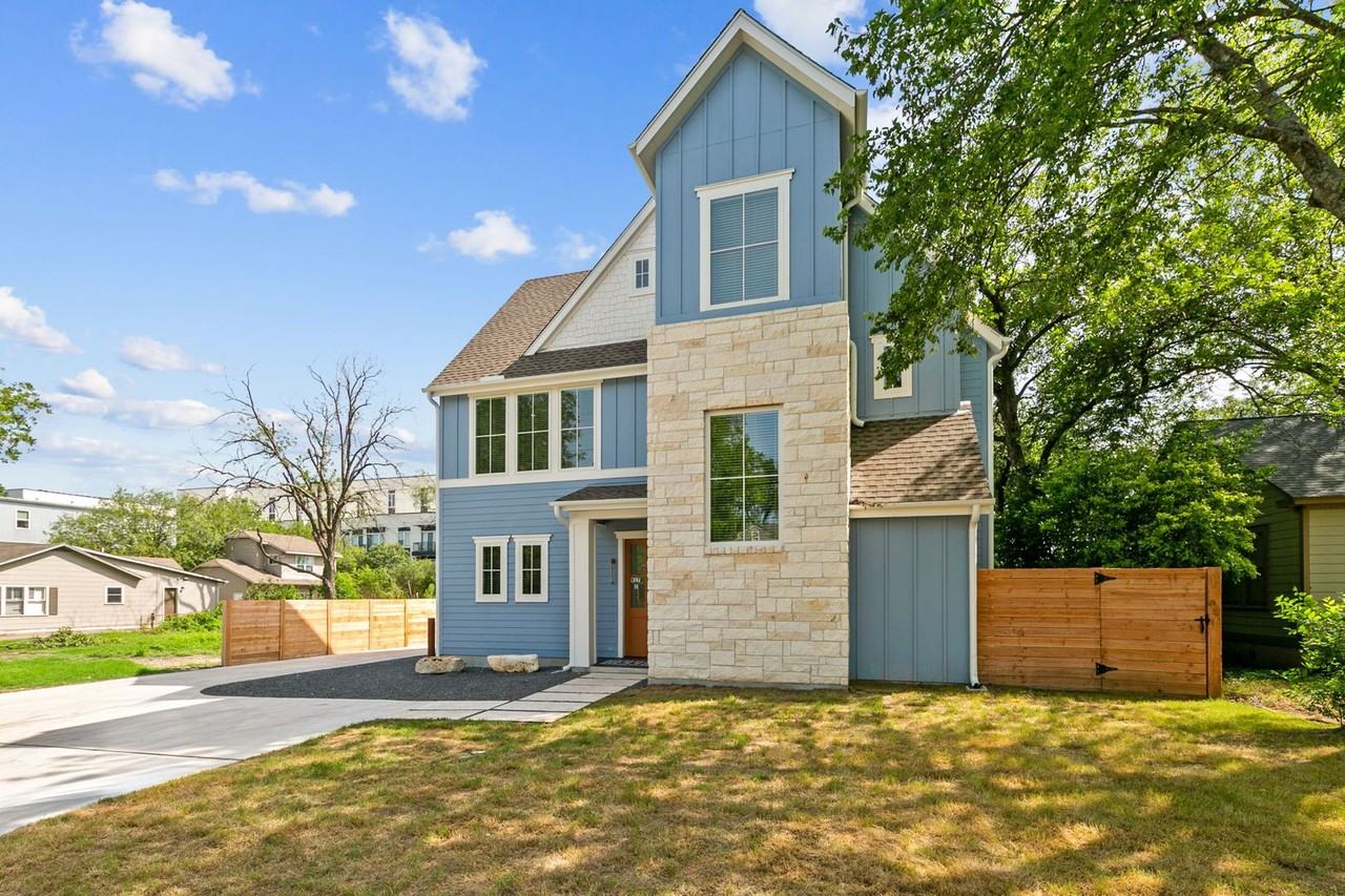 917 E 37th Street - Photo 5 of 50