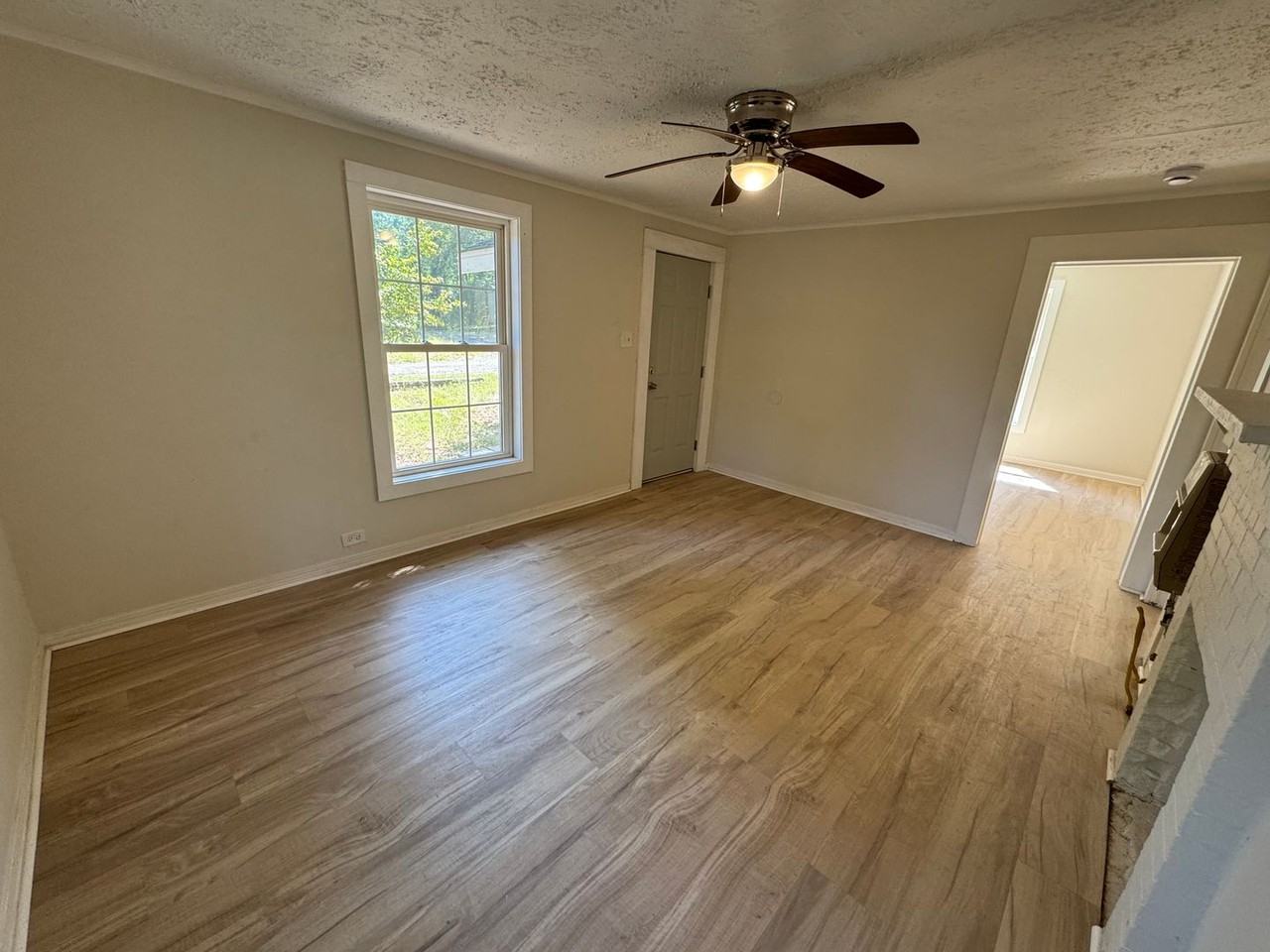 303 Rudy St Ne - Photo 4 of 21