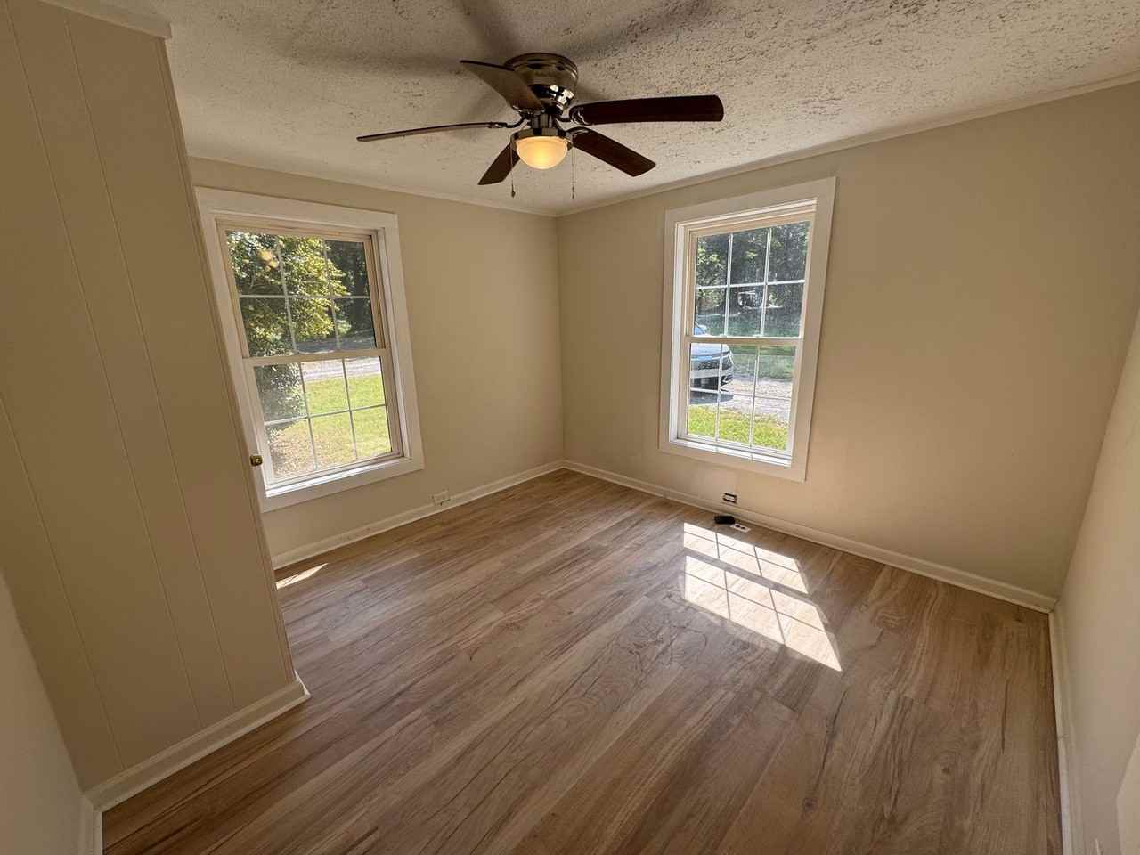 303 Rudy St Ne - Photo 7 of 21