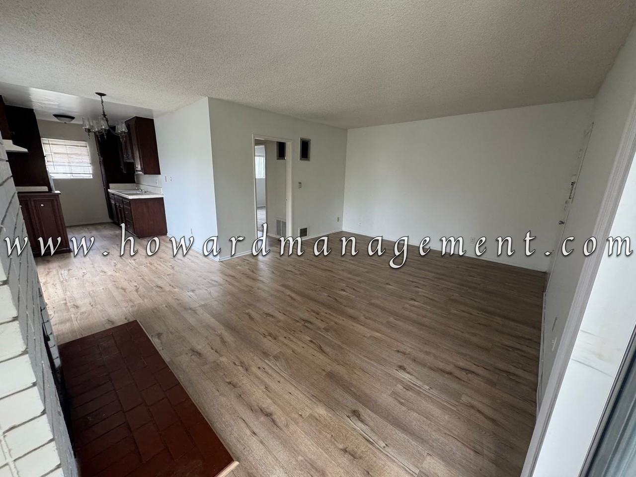 3623 Clarington Ave - Photo 7 of 30