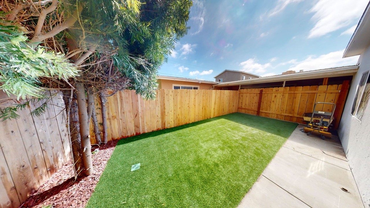 5667 Mary Lane Dr - Photo 2 of 21