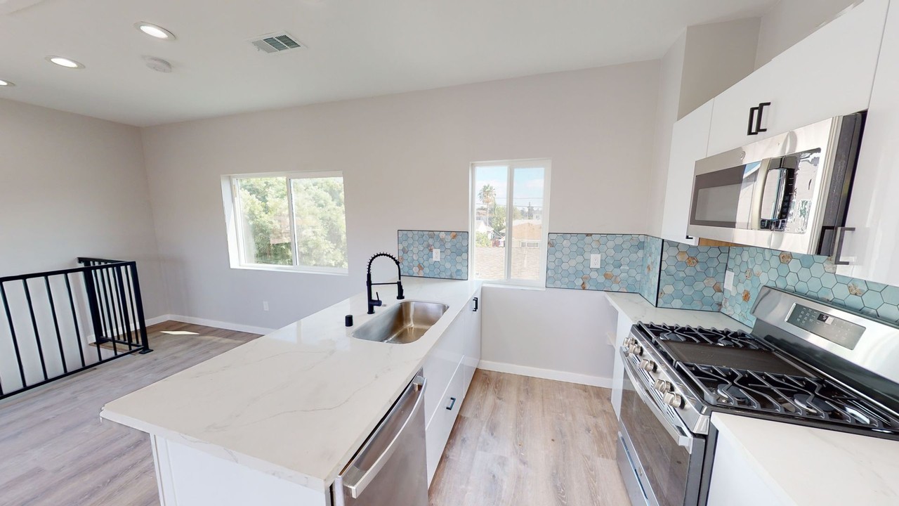 5667 Mary Lane Dr - Photo 6 of 21