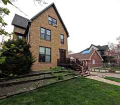 163 163 N Lombard Ave Thrid Floor - Photo 1 of 1