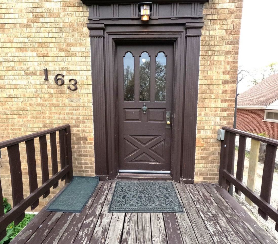 163 163 N Lombard Ave Thrid Floor - Photo 2 of 21