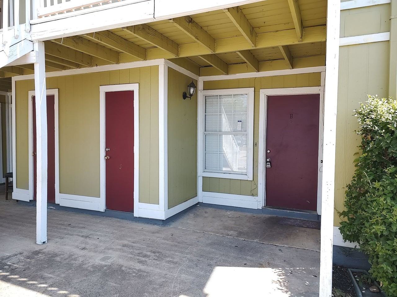 2200 Leah Cv #B - Photo 2 of 11