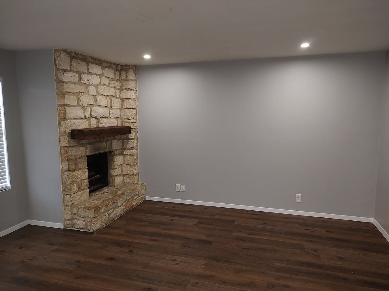 2200 Leah Cv #B - Photo 3 of 11