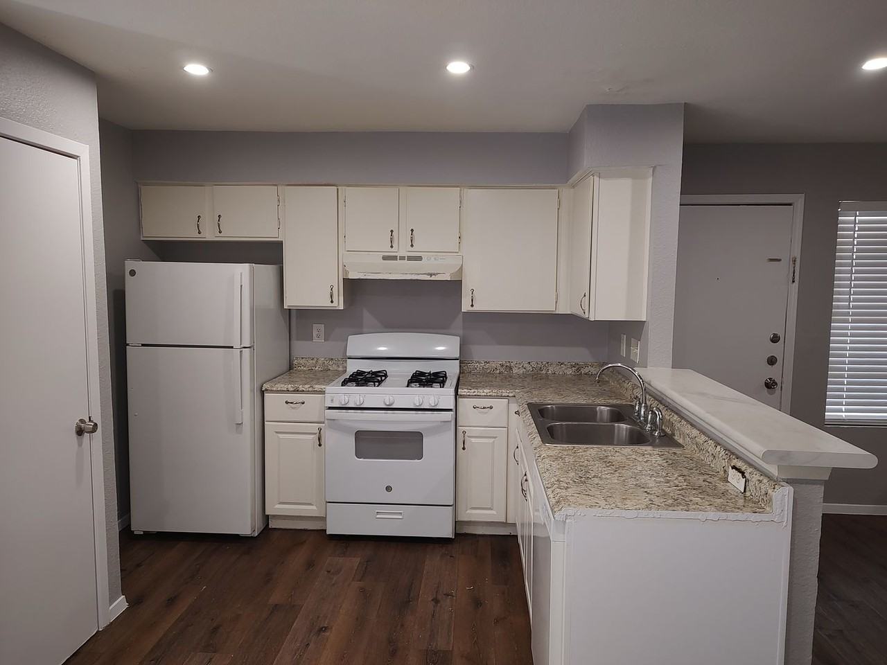 2200 Leah Cv #B - Photo 6 of 11