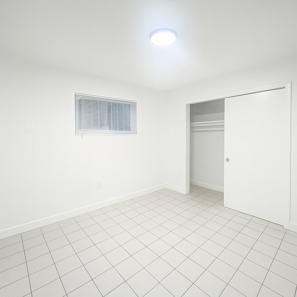 3162-3170 SW - Photo 6 of 13