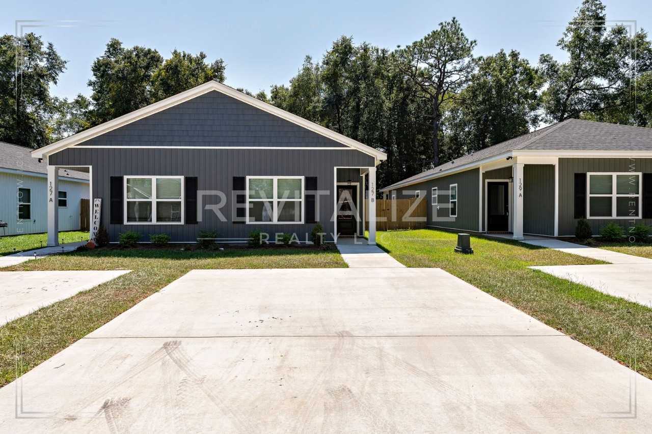 127 Harris Ave #B - Photo 2 of 36