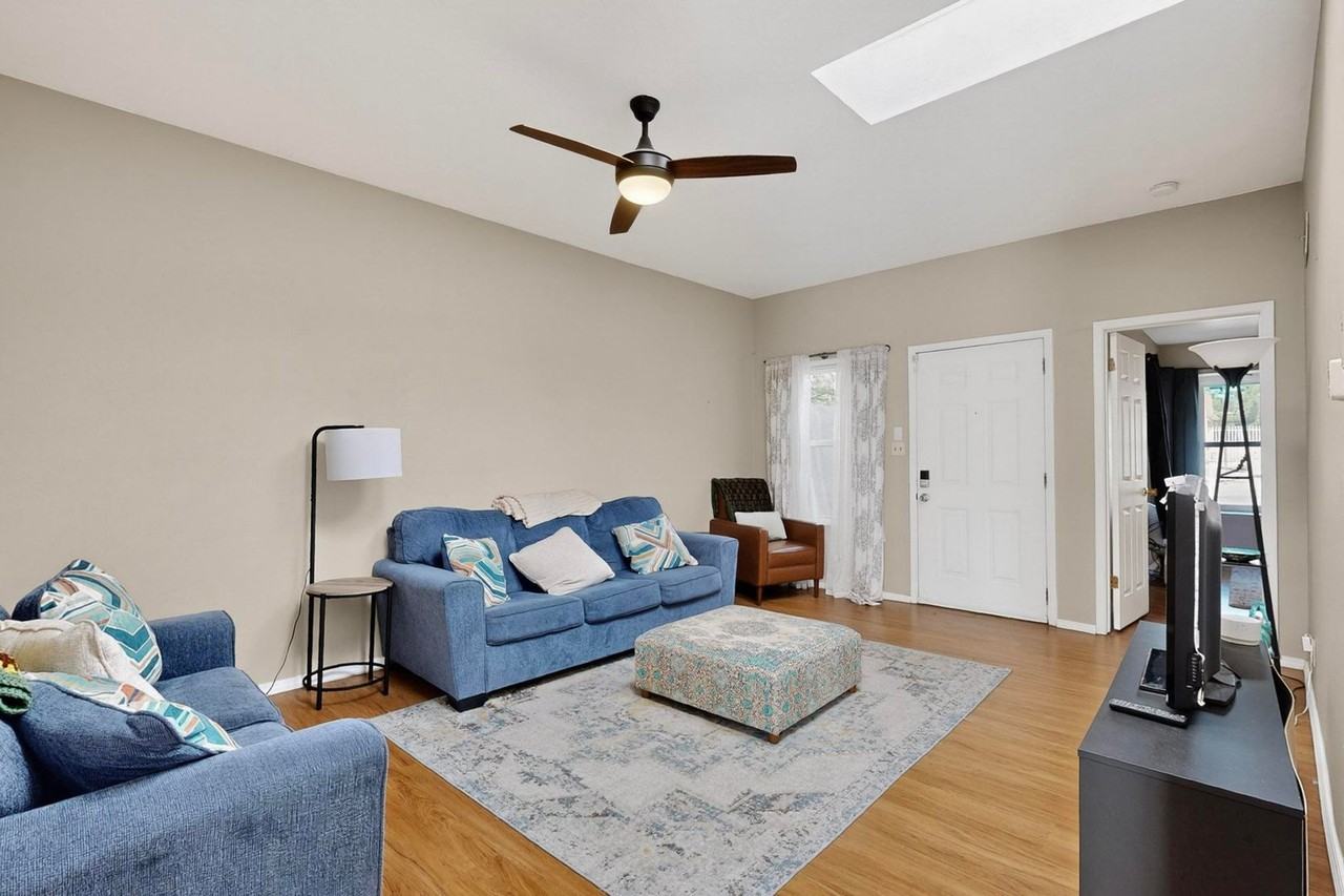 405 Zena Lona Street Northeast #C - Photo 4 of 40