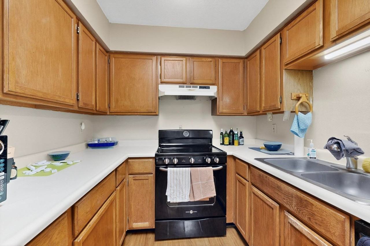 405 Zena Lona Street Northeast #C - Photo 5 of 40