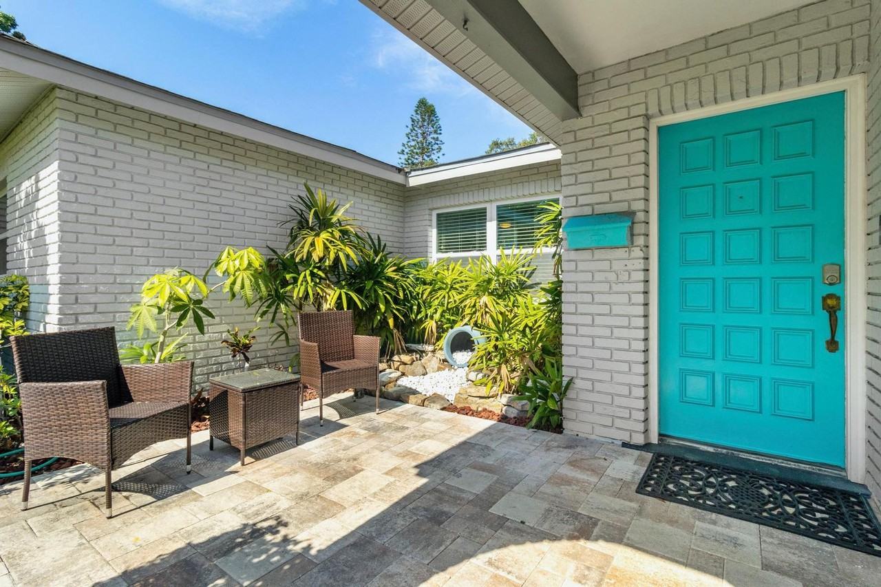 5127 Caesar Way South - Photo 3 of 32