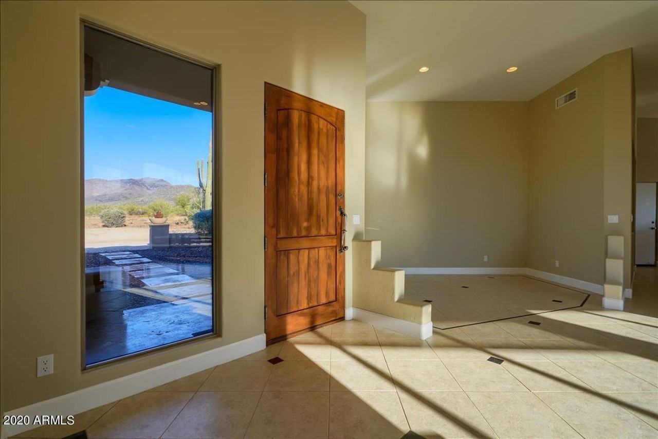 6789 E Saber Rd - Photo 4 of 33