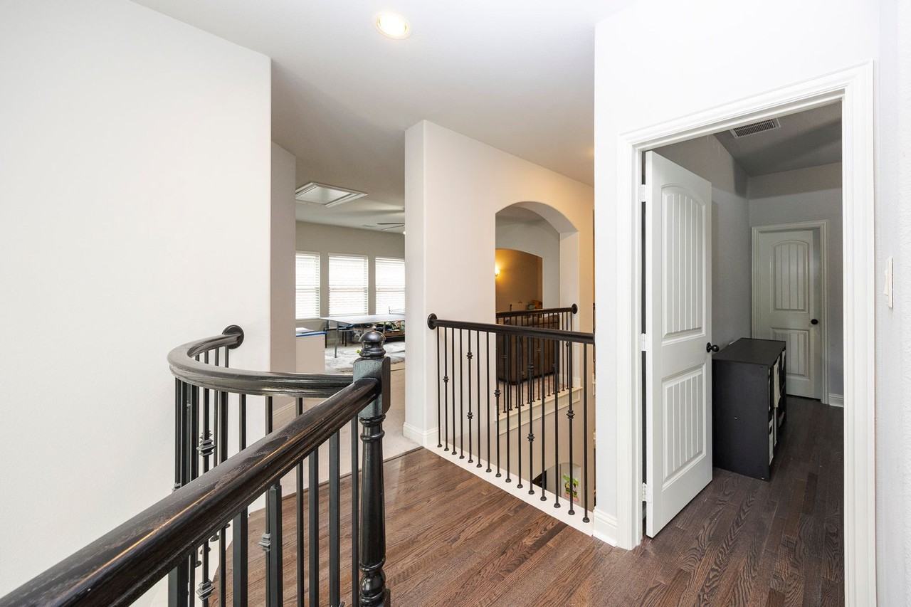 5579 Lightfoot Ln - Photo 2 of 37