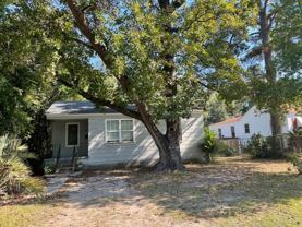 2619 Woodlawn Ave - Photo 1 of 1