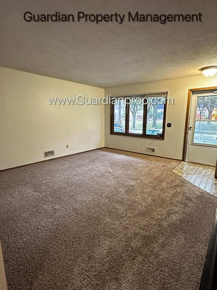 309 5th St Se - Photo 2 of 14