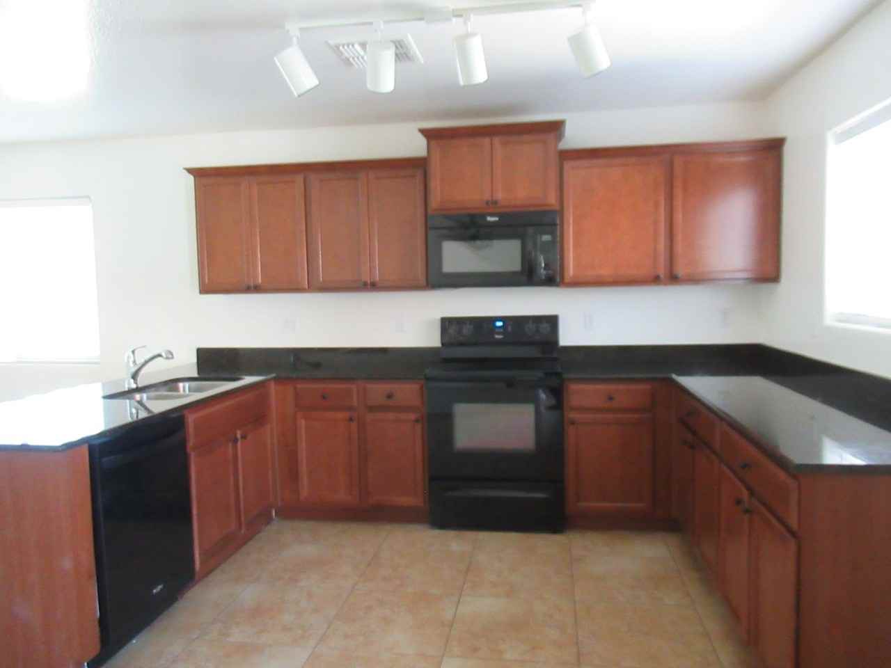 900 W Broadway Ave #49 - Photo 6 of 23