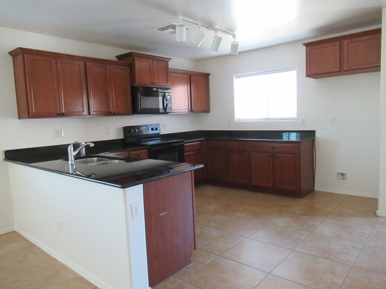 900 W Broadway Ave #49 - Photo 7 of 23