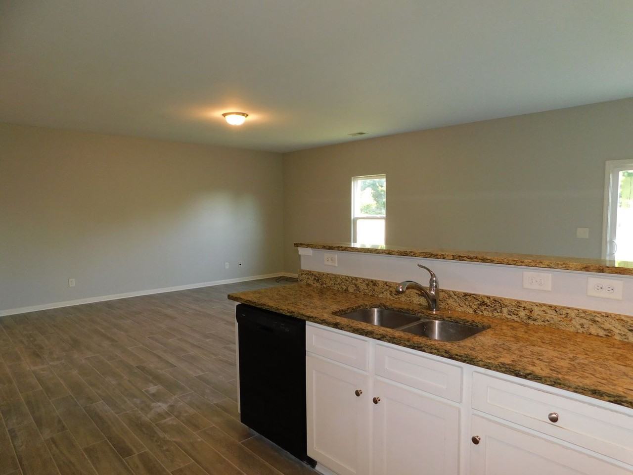 6036 Loy Ct - Photo 4 of 30