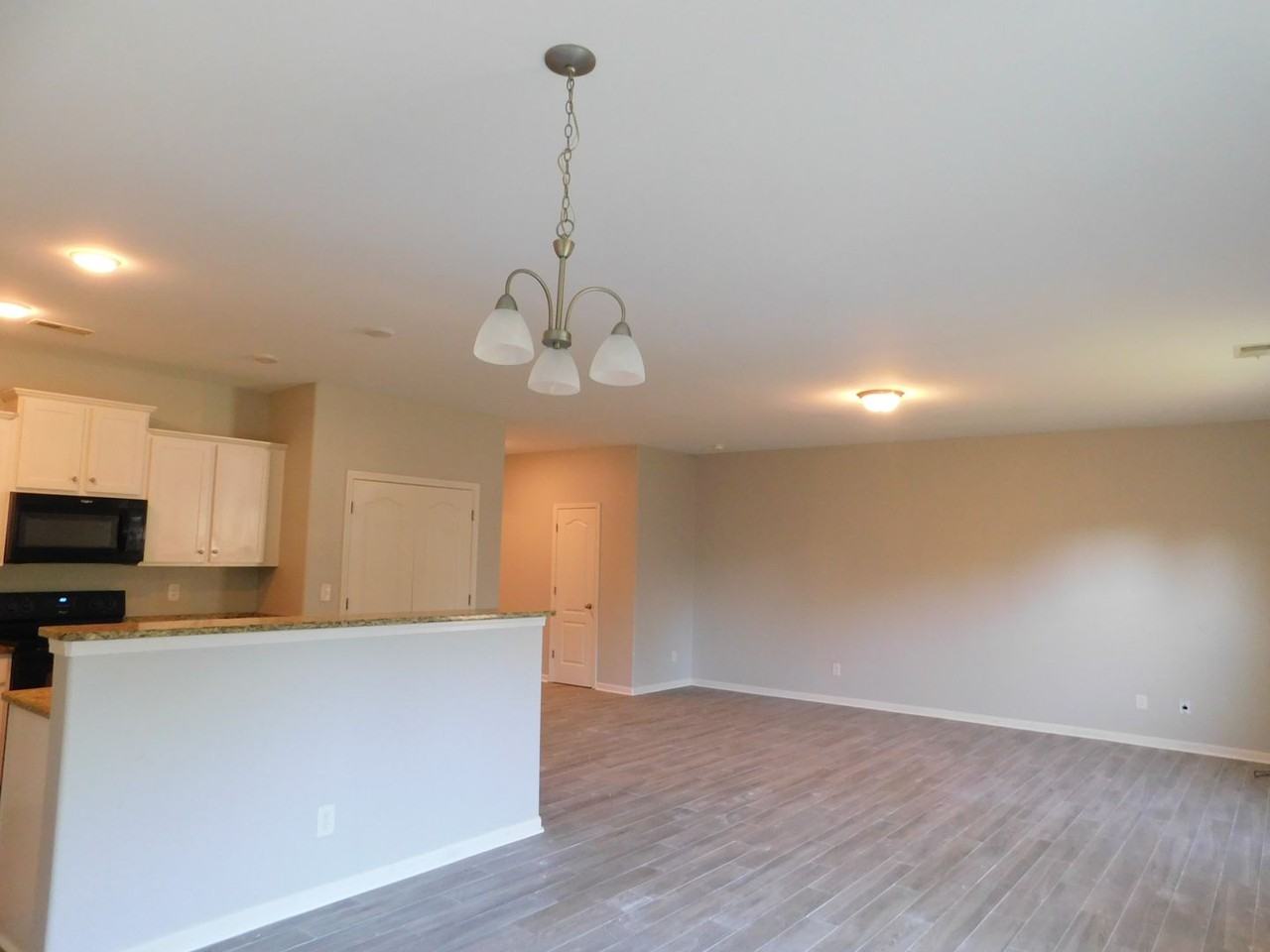 6036 Loy Ct - Photo 5 of 30