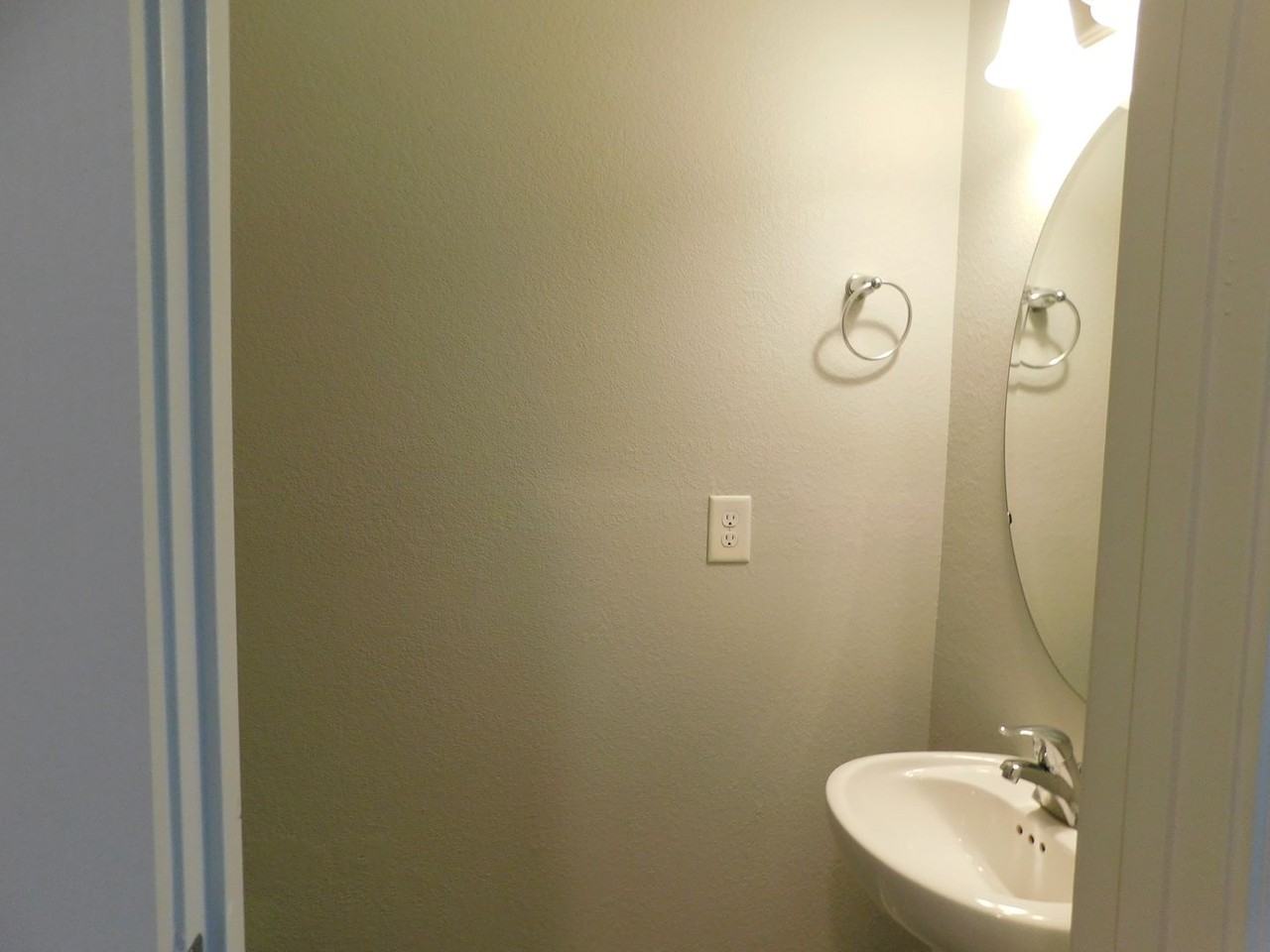 6036 Loy Ct - Photo 7 of 30