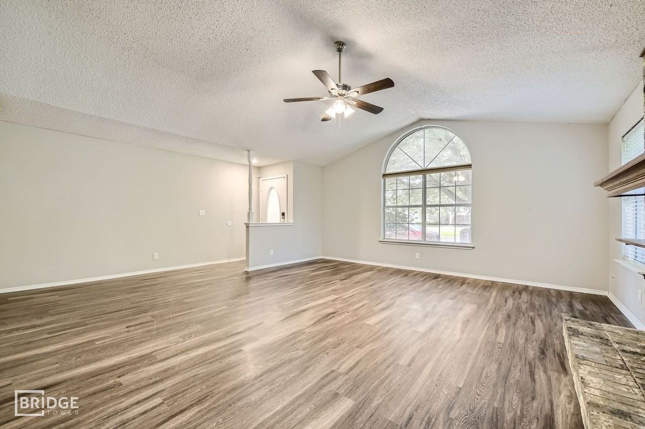 220 Dodge Trl - Photo 4 of 25